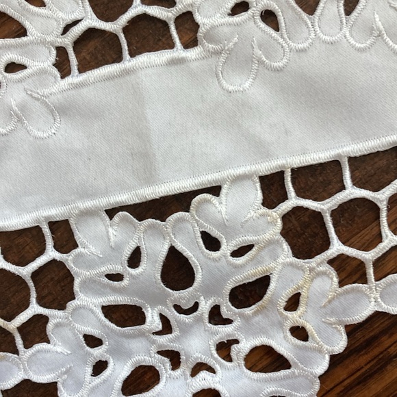 Snowflake Table Runner - Picture 6 of 6